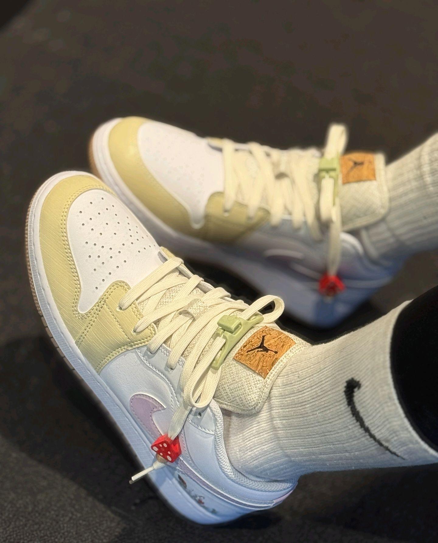 蝴蝶🦋芭蕾袜和nike好好搭~